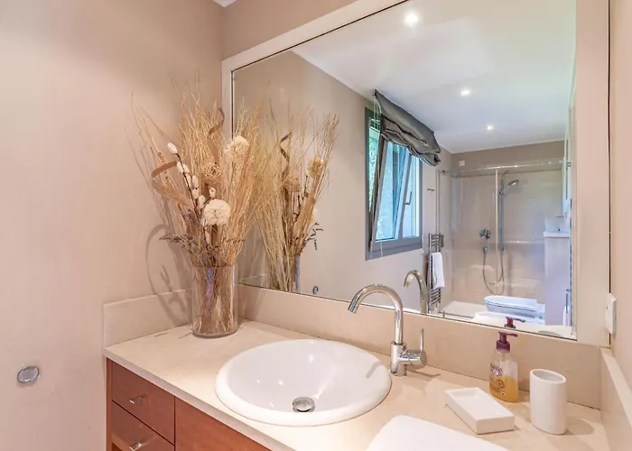 Lavezzi By Interhome